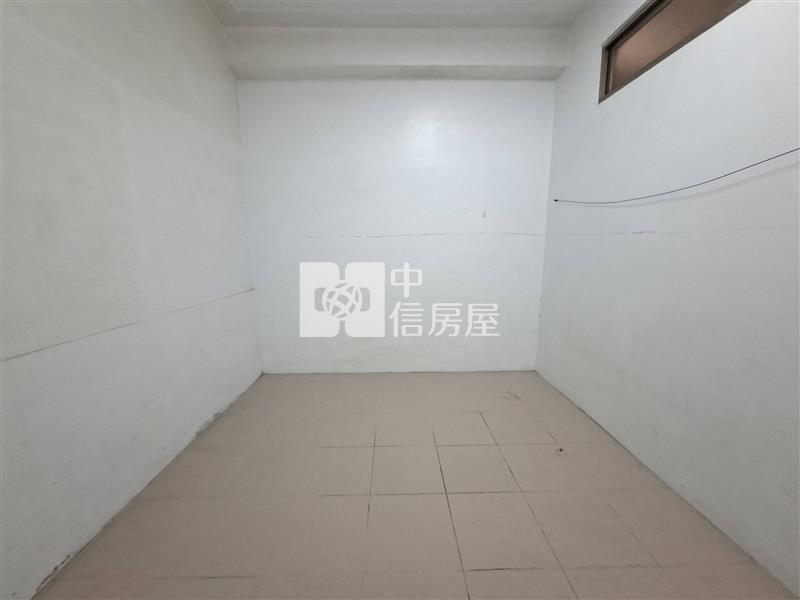 近興達港低總價透天房屋室內格局與周邊環境