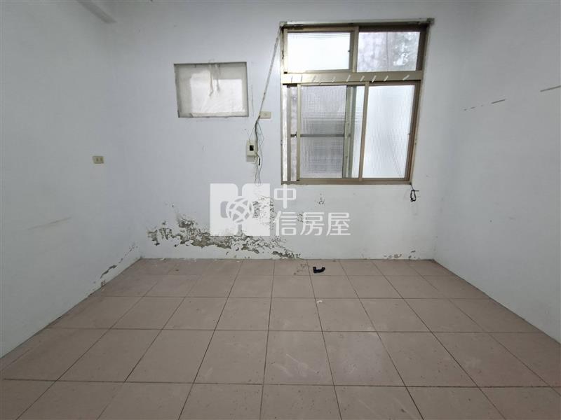 近興達港低總價透天房屋室內格局與周邊環境