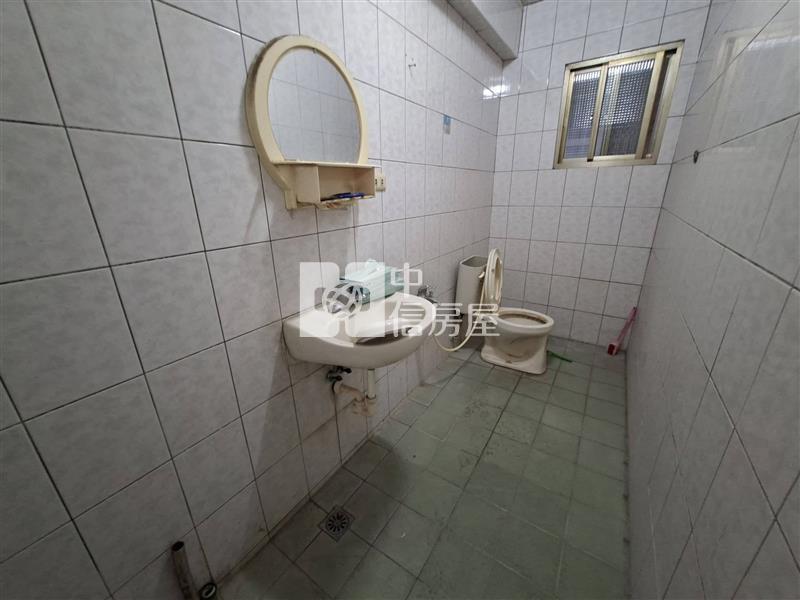 近興達港低總價透天房屋室內格局與周邊環境
