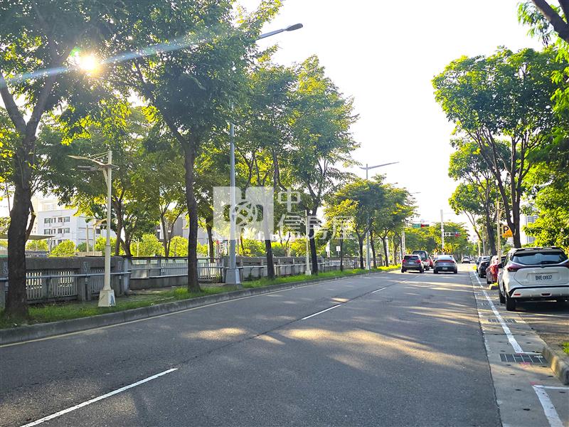 十四期榮德段(面寬8米)建地房屋室內格局與周邊環境