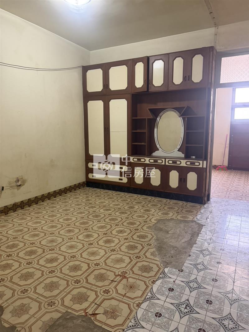 中正南路店面透天房屋室內格局與周邊環境