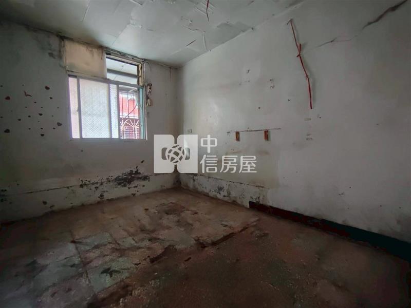 近66快速路便宜低總價透天房屋室內格局與周邊環境