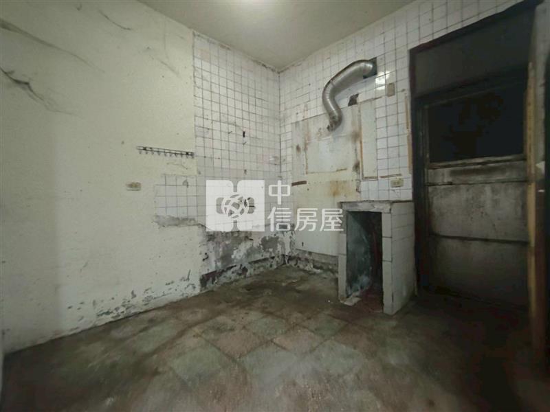 近66快速路便宜低總價透天房屋室內格局與周邊環境