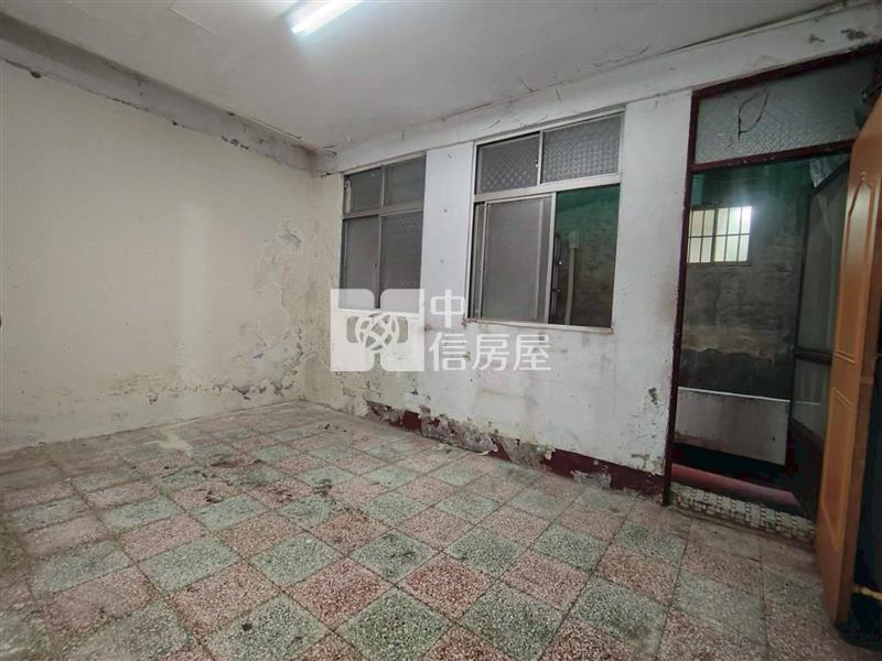 近66快速路便宜低總價透天房屋室內格局與周邊環境