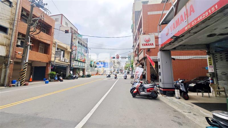 中壢站前傳世代美兩房房屋室內格局與周邊環境