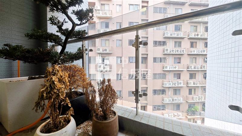 中壢站前傳世代美兩房房屋室內格局與周邊環境