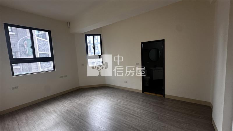 國民九街電梯大店面房屋室內格局與周邊環境