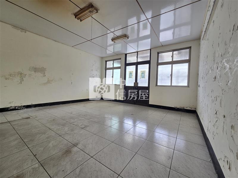 近體育園區稀有大透天房屋室內格局與周邊環境