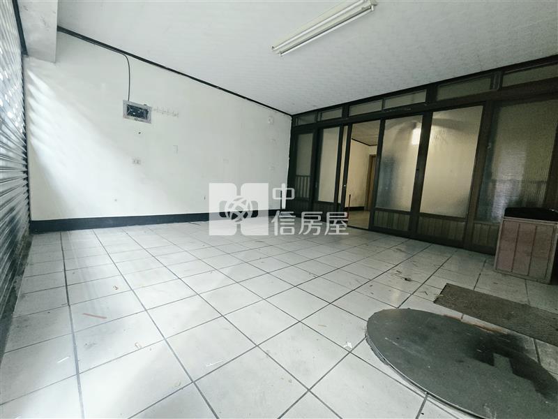 近體育園區稀有大透天房屋室內格局與周邊環境