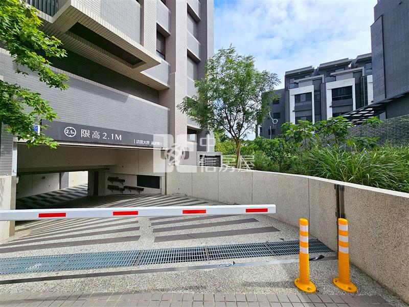 中科兩房平車角間超大露臺戶房屋室內格局與周邊環境