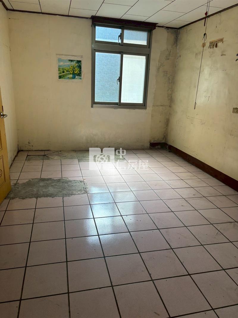 獅子林商圈超值大透天房屋室內格局與周邊環境