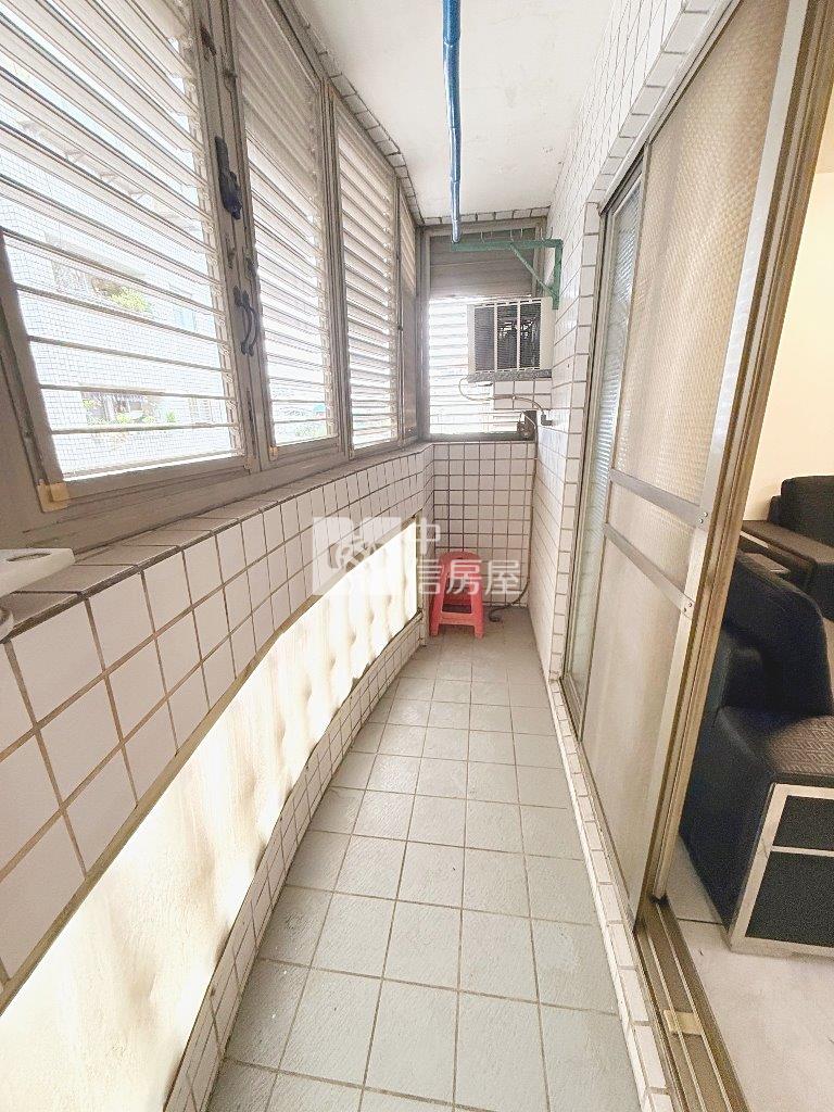 【新世紀】華勛白金新宮大3房平面車房屋室內格局與周邊環境