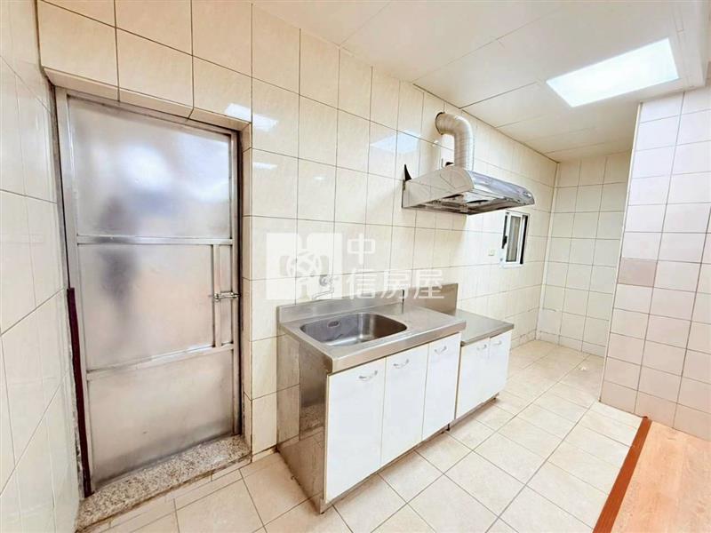 宜蘭市中心透天房屋室內格局與周邊環境