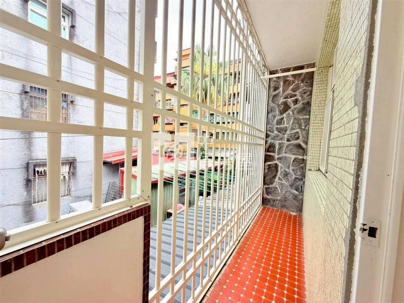宜蘭市中心透天房屋室內格局與周邊環境