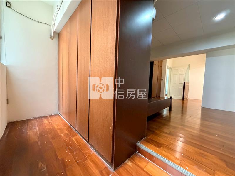 (靜園A區)樹德國小~室內44坪庭園4+1房雙併戶附平車房屋室內格局與周邊環境