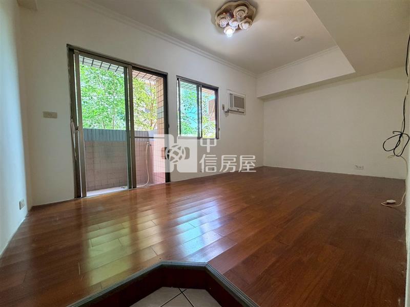 (靜園A區)樹德國小~室內44坪庭園4+1房雙併戶附平車房屋室內格局與周邊環境