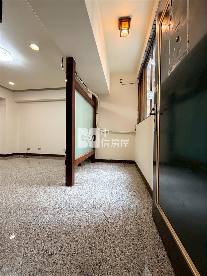 (靜園A區)樹德國小~室內44坪庭園4+1房雙併戶附平車房屋室內格局與周邊環境