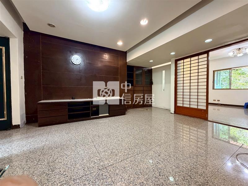 (靜園A區)樹德國小~室內44坪庭園4+1房雙併戶附平車房屋室內格局與周邊環境