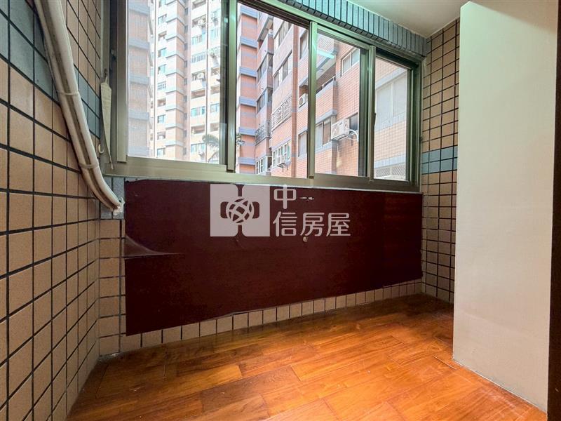 (靜園A區)樹德國小~室內44坪庭園4+1房雙併戶附平車房屋室內格局與周邊環境