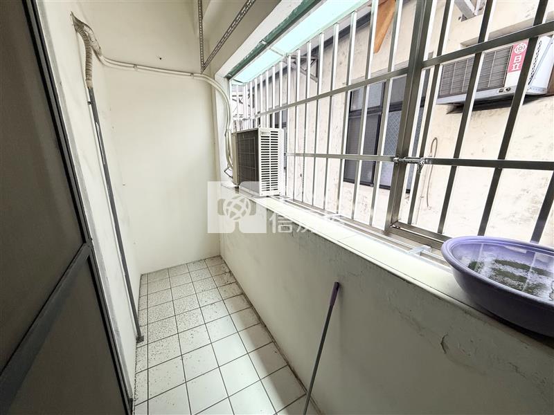 北區大面寬大地坪車庫別墅房屋室內格局與周邊環境