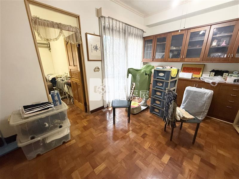 北區大面寬大地坪車庫別墅房屋室內格局與周邊環境