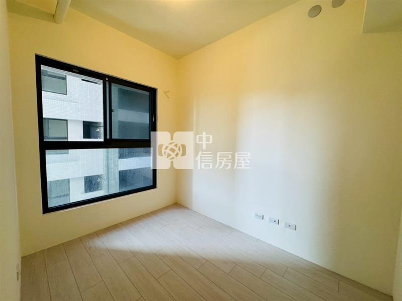 龍築邊間|採光方正三房+車位房屋室內格局與周邊環境