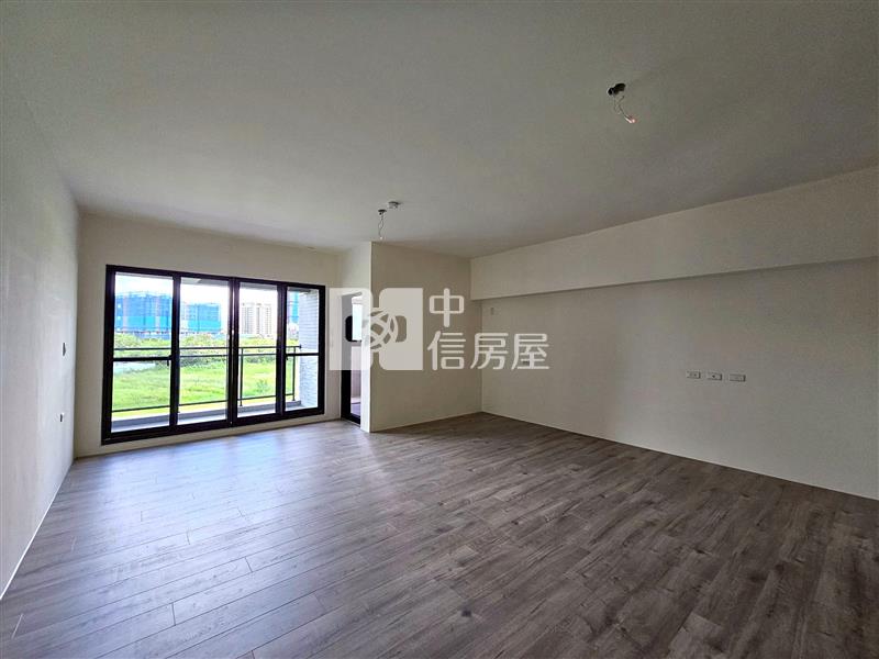 漢神洲際球場10米臨路面寬6米電梯別墅(專)房屋室內格局與周邊環境