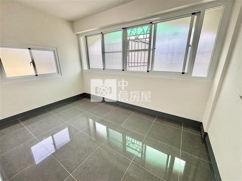屏東房屋-西市場新整透天房屋室內格局與周邊環境