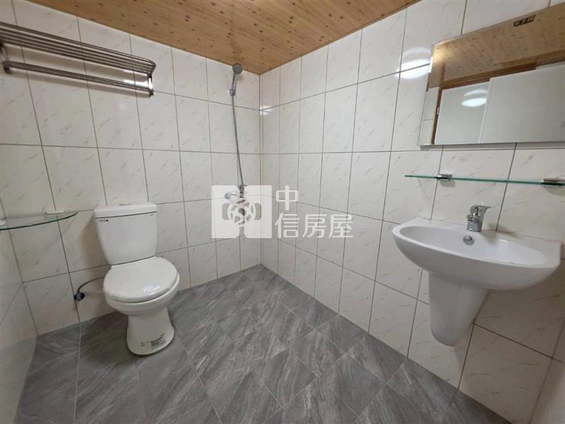 將軍國中旁臨20米路整新店住房屋室內格局與周邊環境