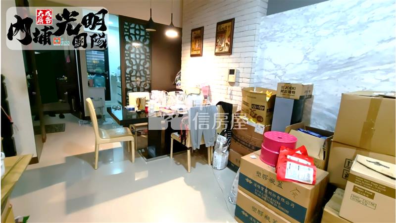 大地坪庭院面寬車庫透天房屋室內格局與周邊環境