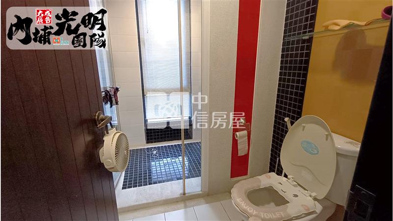 大地坪庭院面寬車庫透天房屋室內格局與周邊環境