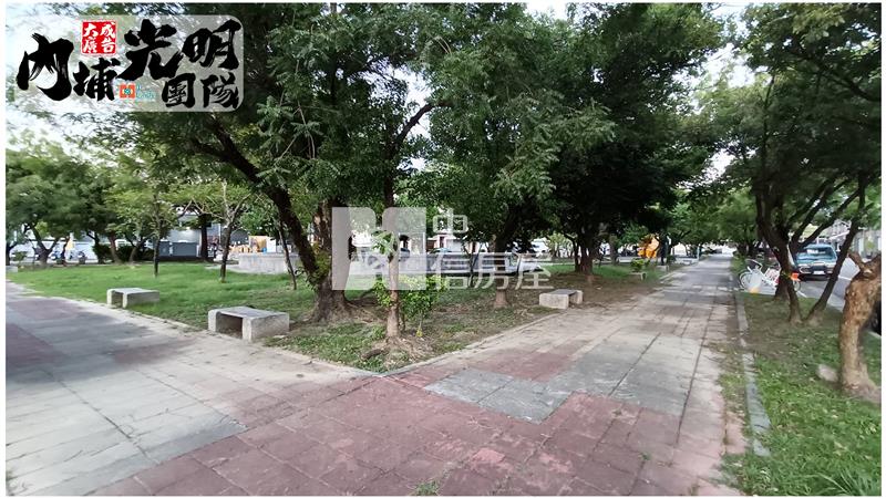 大地坪庭院面寬車庫透天房屋室內格局與周邊環境
