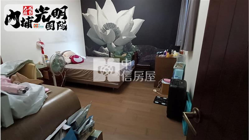 大地坪庭院面寬車庫透天房屋室內格局與周邊環境