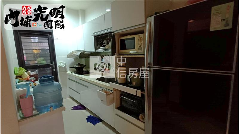 大地坪庭院面寬車庫透天房屋室內格局與周邊環境