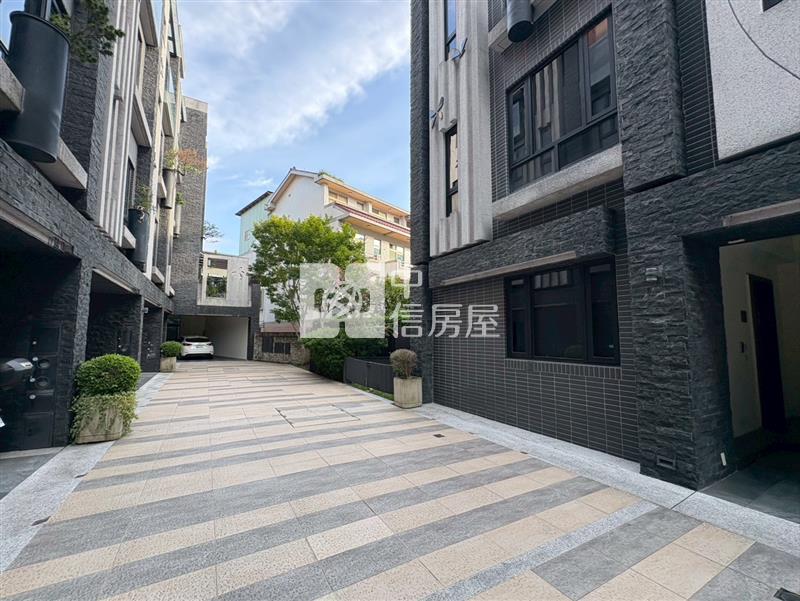 專任別墅[謙城]雙車位房屋室內格局與周邊環境