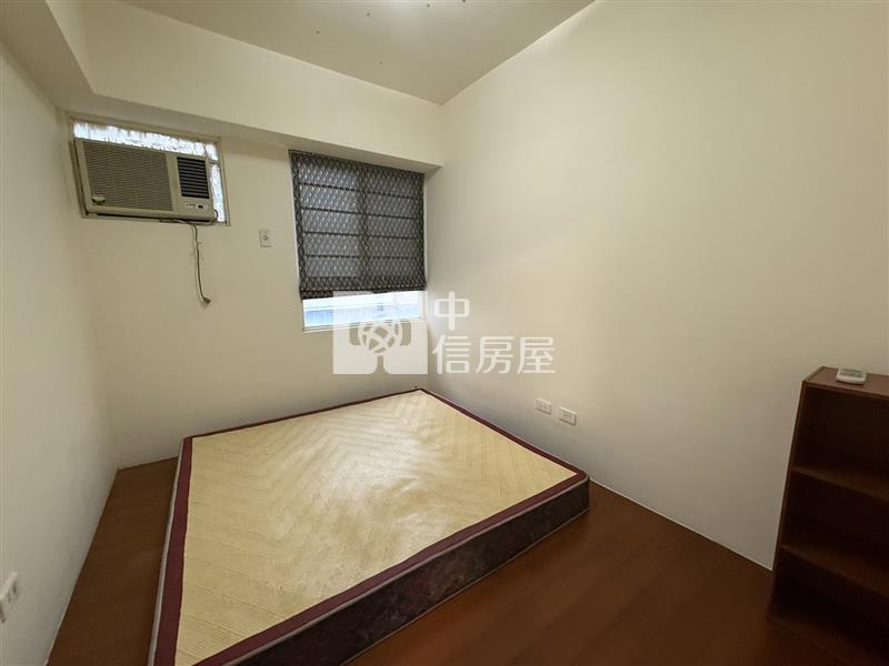 龍泉國小3+1房附車位房屋室內格局與周邊環境