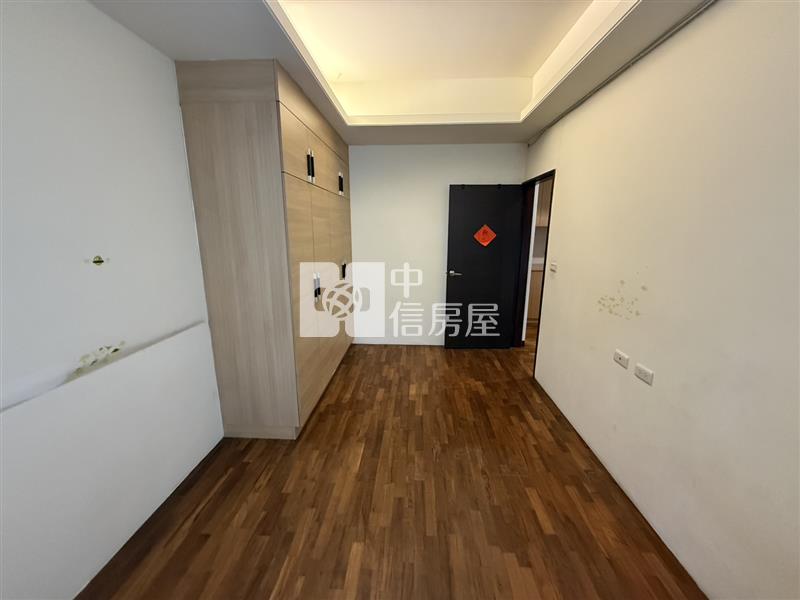 工學商圈震後臨路雙車別墅房屋室內格局與周邊環境