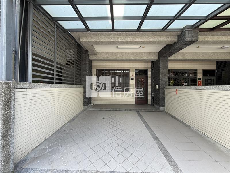 工學商圈震後臨路雙車別墅房屋室內格局與周邊環境