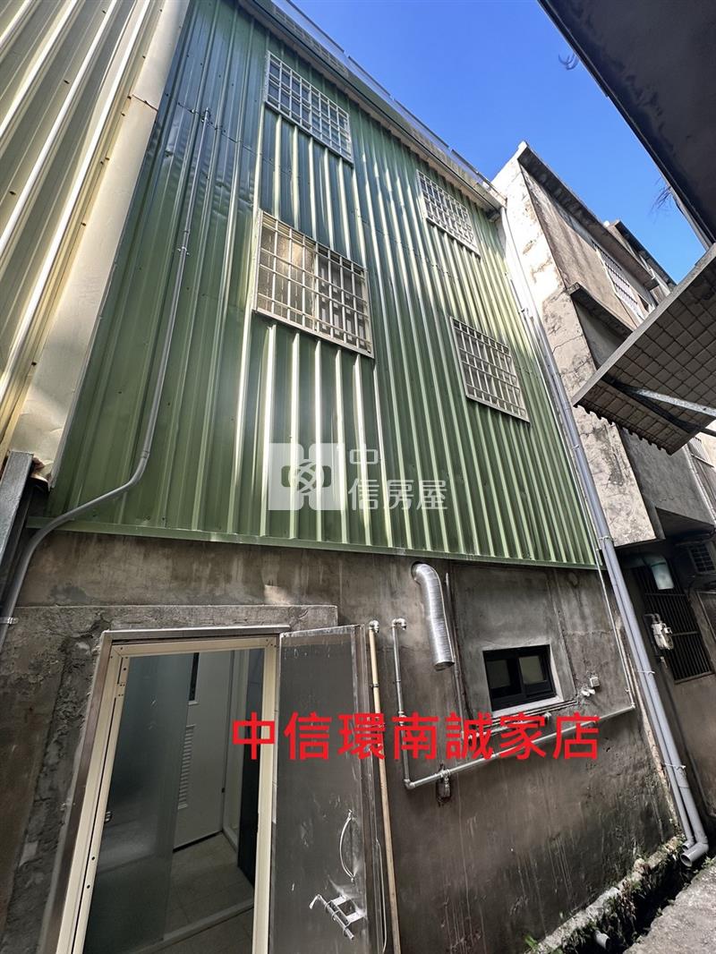 梅龍莊前院停車美透天房屋室內格局與周邊環境