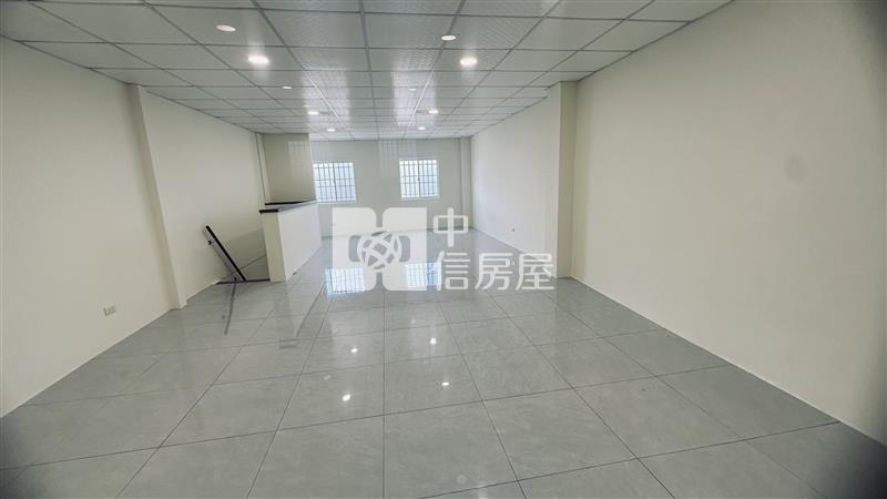 梅龍莊前院停車美透天房屋室內格局與周邊環境