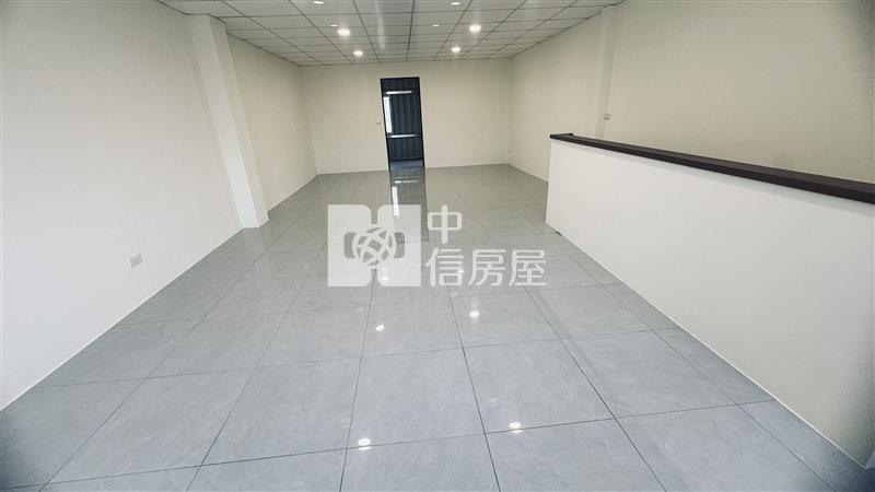 梅龍莊前院停車美透天房屋室內格局與周邊環境