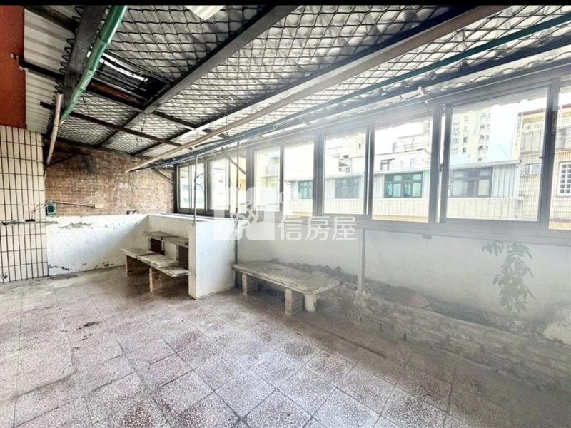 中壢後站大面寬透天房屋室內格局與周邊環境