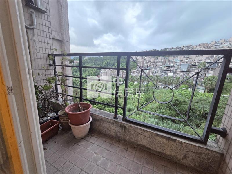 D022綠葉稀有華廈三房房屋室內格局與周邊環境