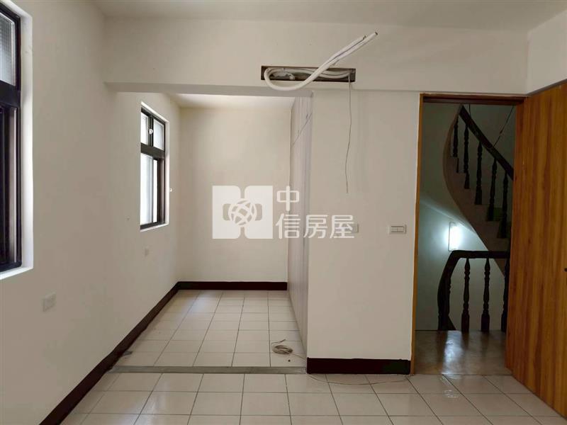 中壢後站大面寬透天房屋室內格局與周邊環境
