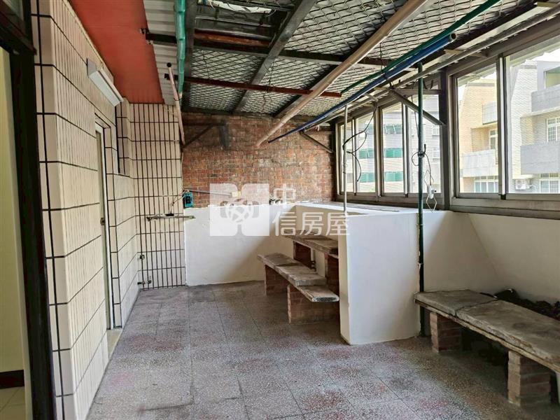 中壢後站大面寬透天房屋室內格局與周邊環境