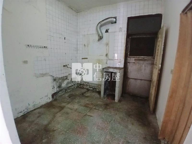 平鎮超低總價8米路便宜透天房屋室內格局與周邊環境