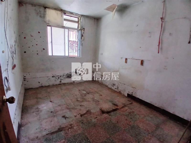 平鎮超低總價8米路便宜透天房屋室內格局與周邊環境