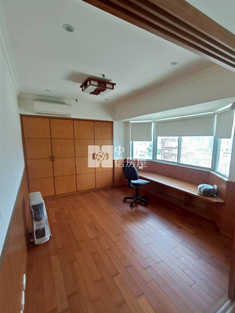 高雄松之國大樓房屋室內格局與周邊環境