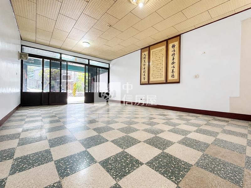 光華二街活巷車庫透天房屋室內格局與周邊環境