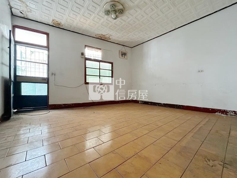 光華二街活巷車庫透天房屋室內格局與周邊環境